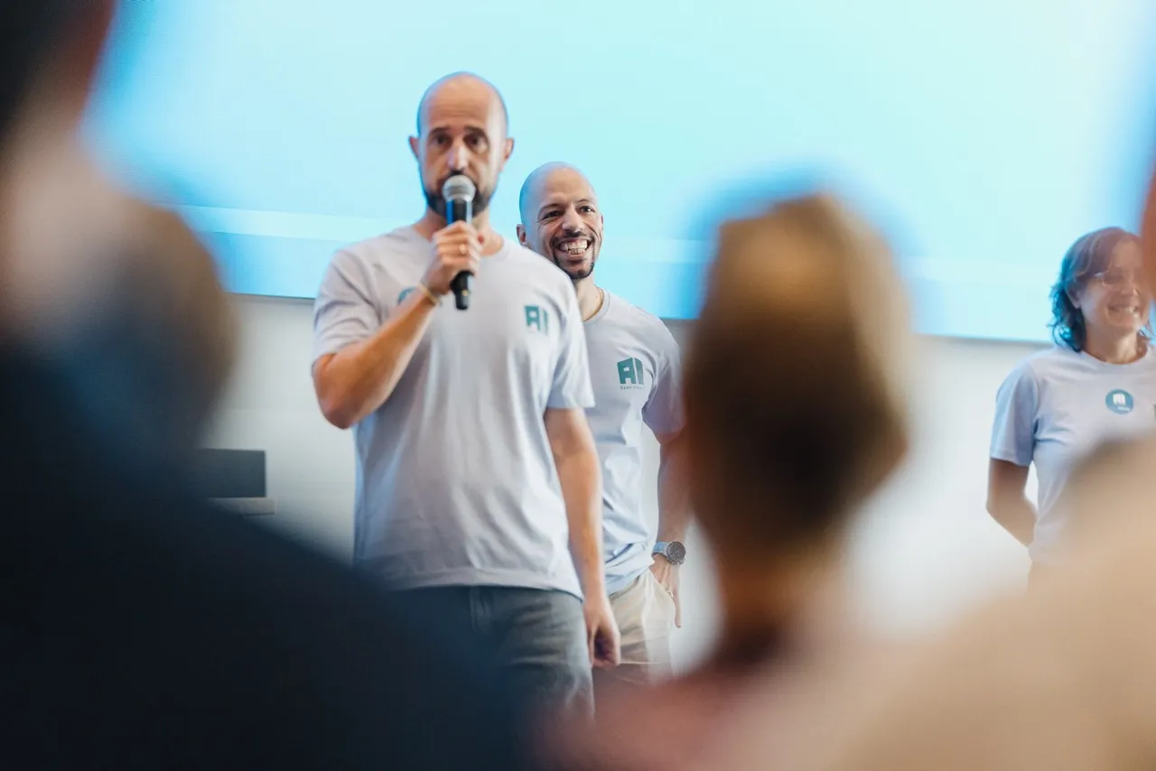 Das Organisationsteam eröffnet den Tag